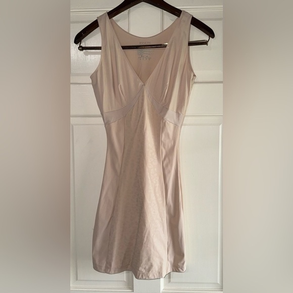 Assets Spanx Red Hot Label Sleek Slimming Cheetah Full Slip Nude Size Large - Picture 1 of 3